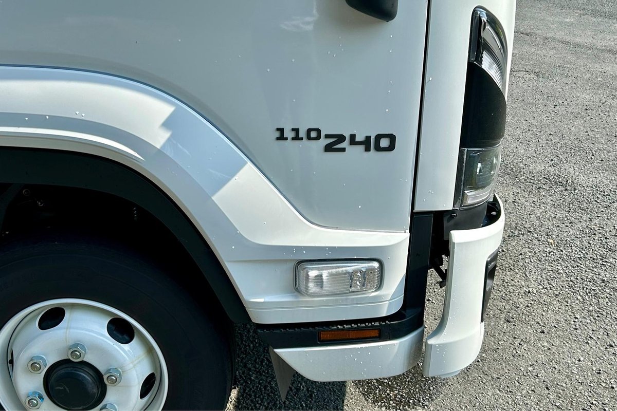 2025 Isuzu F Series FRR 110-240 AM R52 image 10
