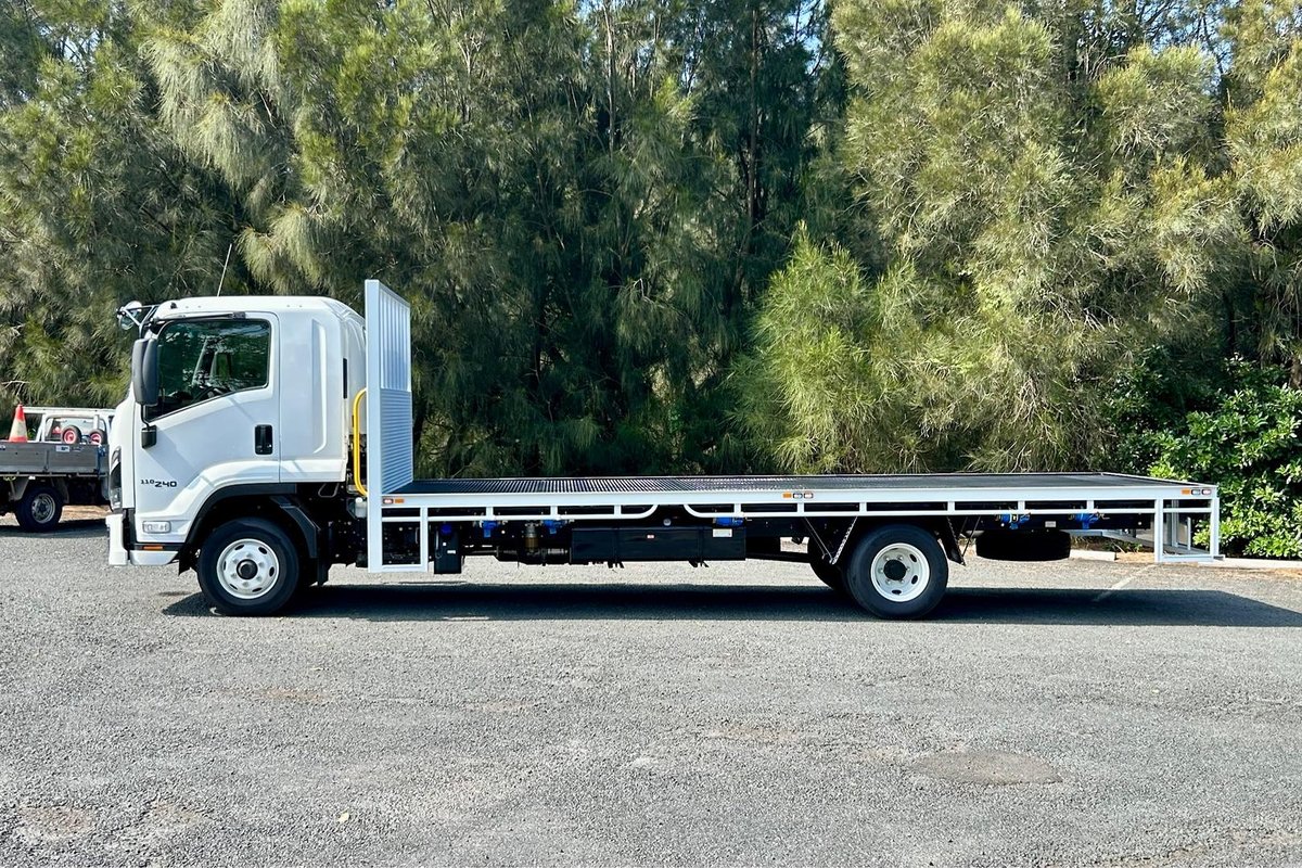 2025 Isuzu F Series FRR 110-240 AM R52 image 2