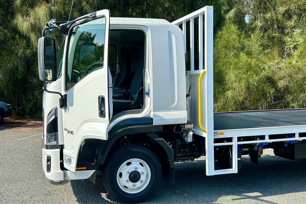 2025 Isuzu F Series FRR 110-240 AM R52 image 15