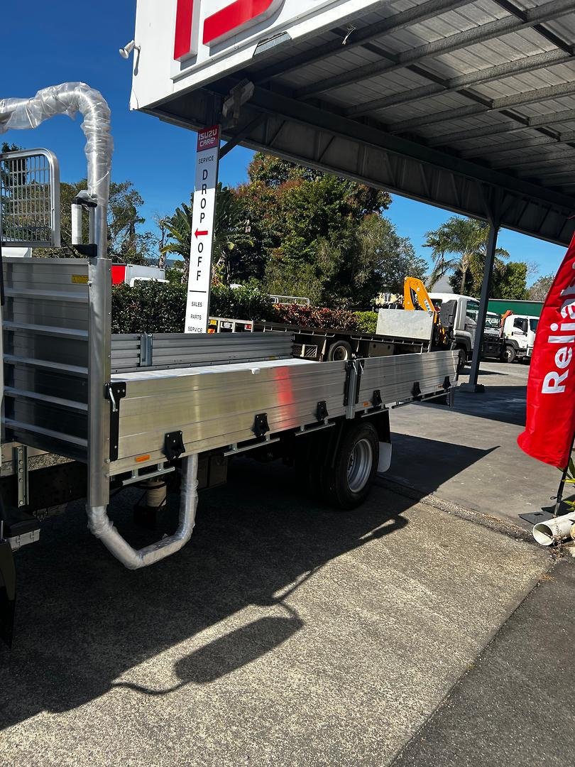 2024 Isuzu N Series NNR 55/45-150 Traypack image 5