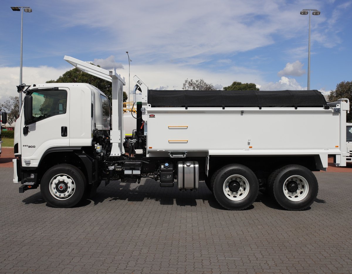 2026 Isuzu Trucks Fvz 260-300 Tipper With Rops image 6