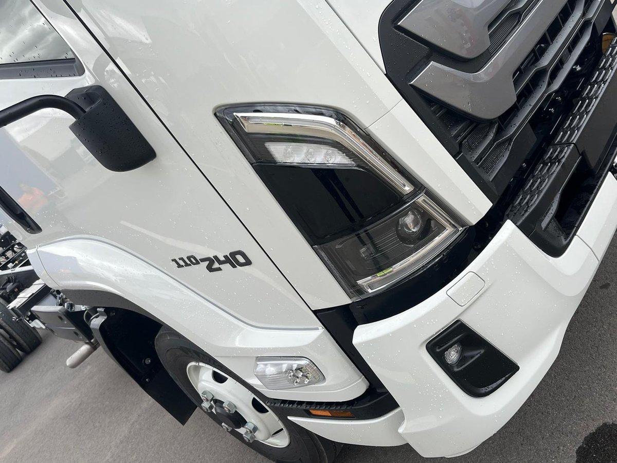 2025 Isuzu Frr 110-240 image 6
