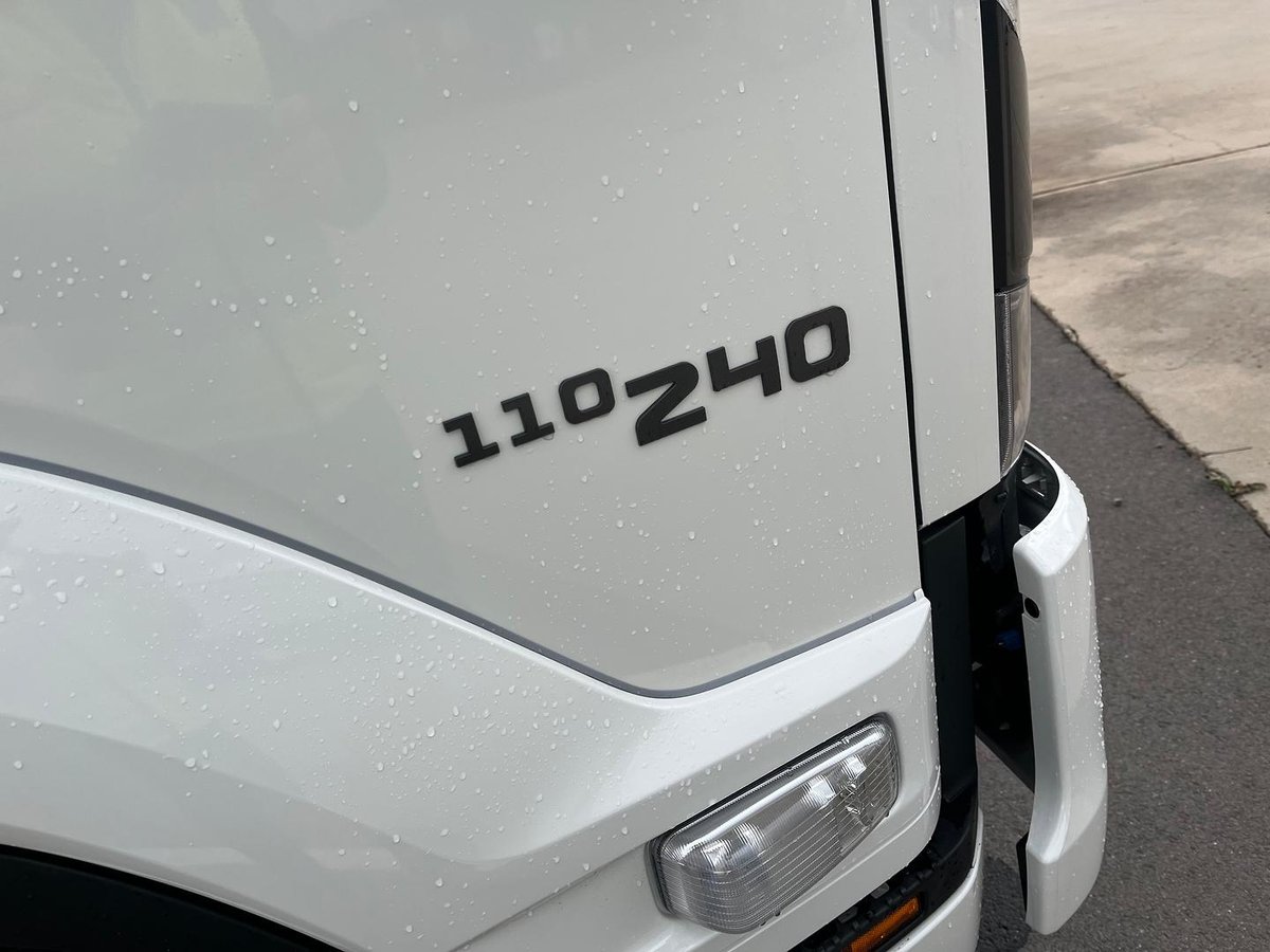 2025 Isuzu Frr 110-240 image 7