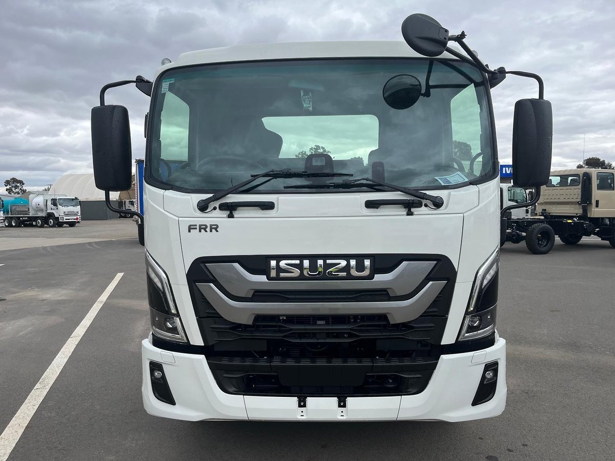 2025 Isuzu Frr 110-240 image 2