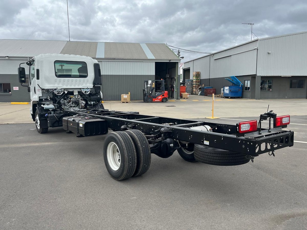 2025 Isuzu Frr 110-240 image 4