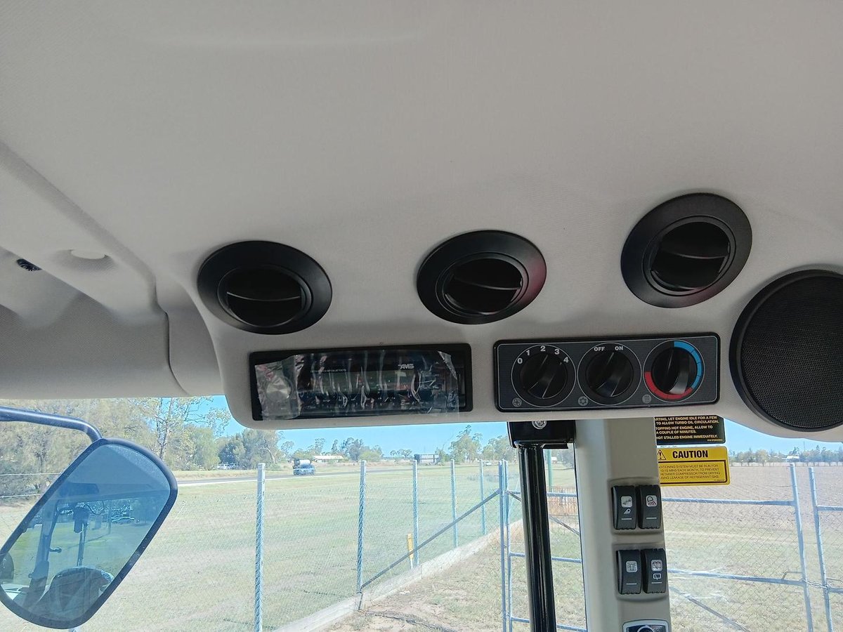 2025 Massey Ferguson 5M.95 Cab image 13