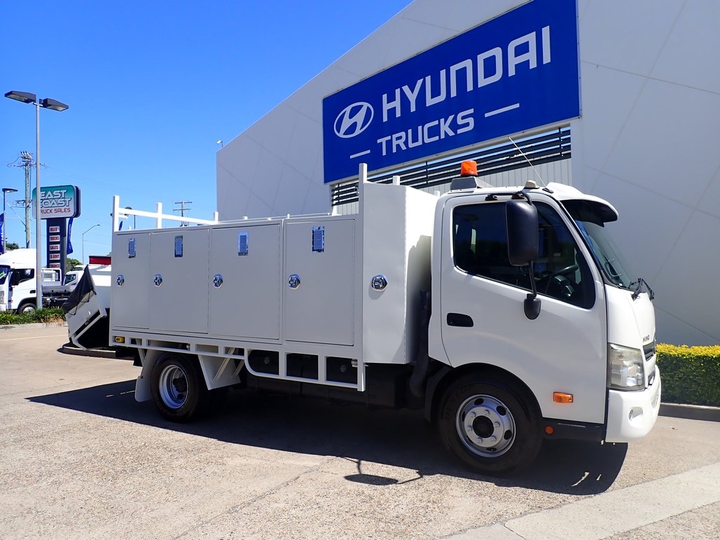 2015 Hino Dutro 917 image 6