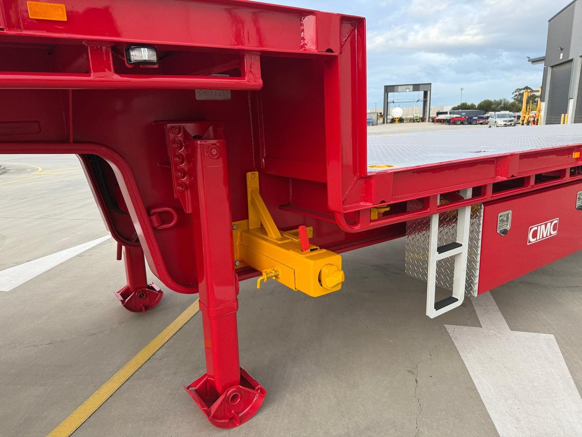 2025 CIMC 45' Drop Deck image 5