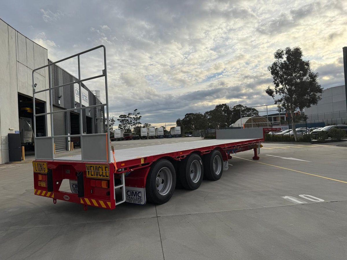2025 CIMC 45' Drop Deck image 16