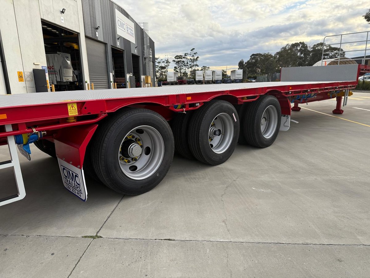 2025 CIMC 45' Drop Deck image 17