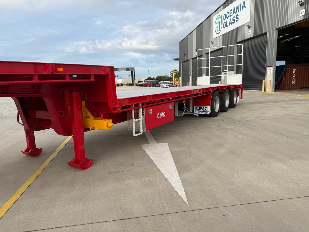2025 CIMC 45' Drop Deck image 4