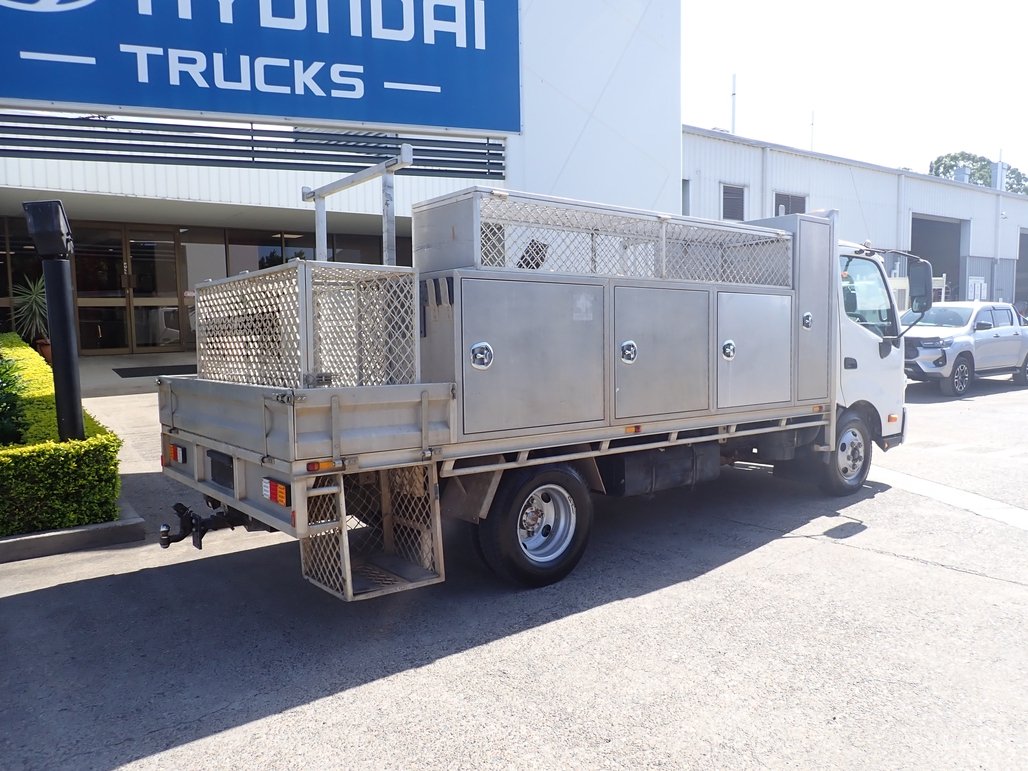 2012 Hino 300 617 image 4