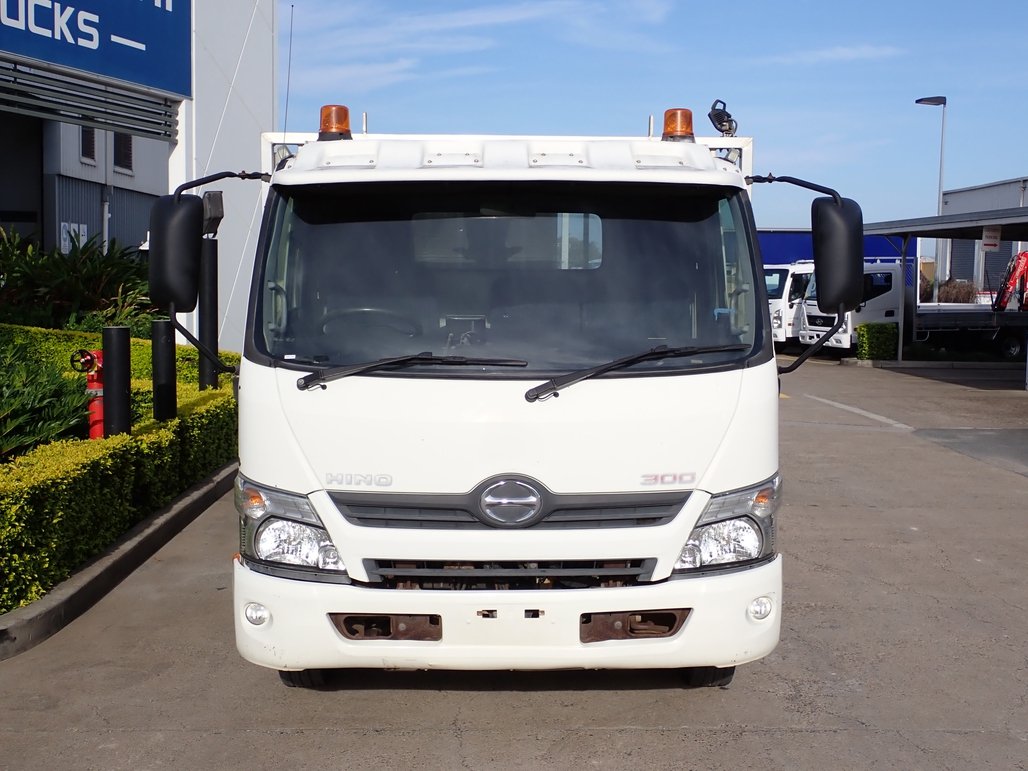 2012 Hino 300 617 image 7