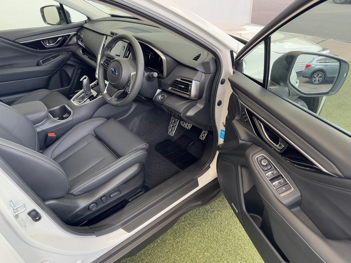2025 Subaru Outback AWD Touring 6GEN MY25 AWD image 17