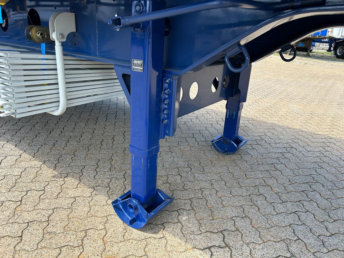 2025 Cimc 45' / 13.7m Flat Top B Trailer, In Brisbane Blue image 7