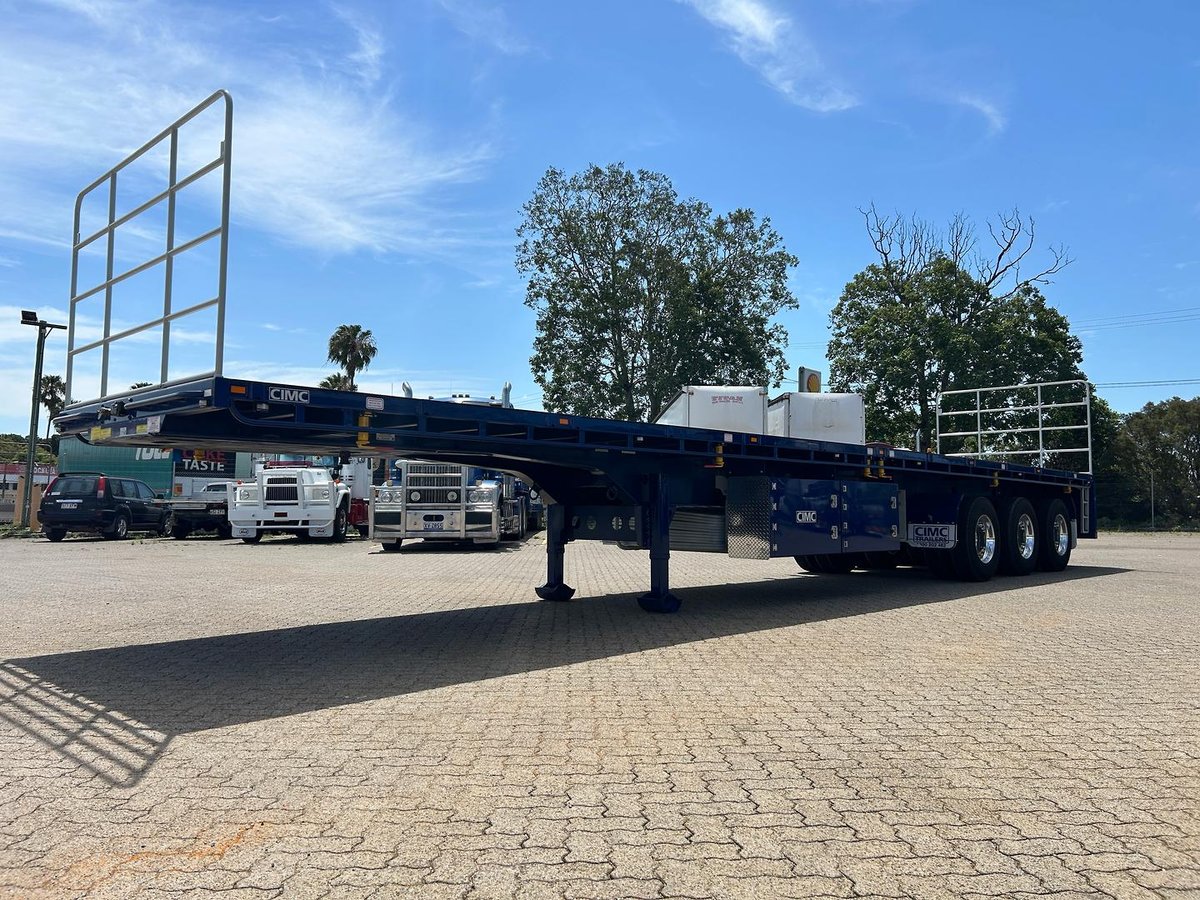 2025 Cimc 45' / 13.7m Flat Top B Trailer, In Brisbane Blue image 3