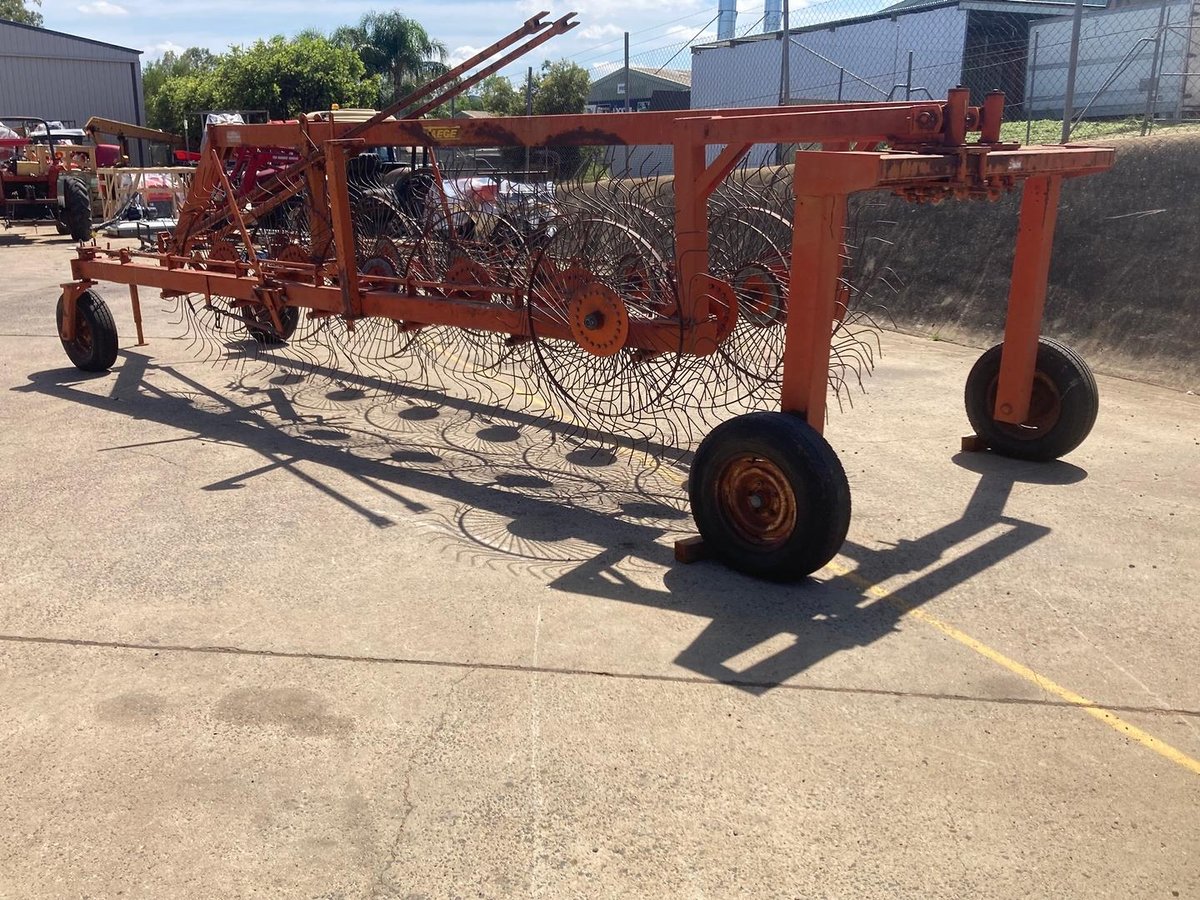 1990 Taege 12 Wheel Rake image 5