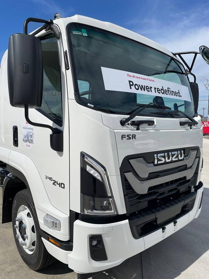 2025 Isuzu F Series image 9