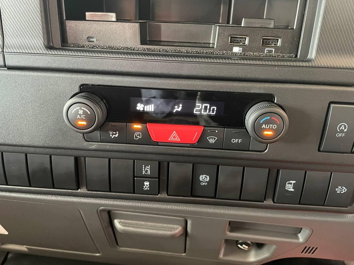 2025 Isuzu F Series image 17