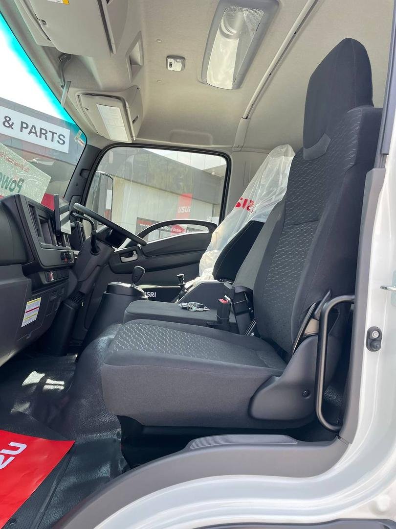 2025 Isuzu F Series image 20