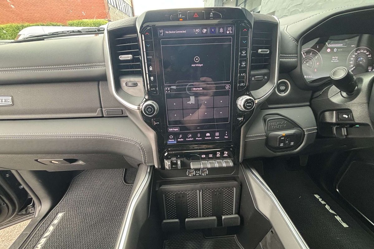2025 RAM 2500 Laramie DJ MY25 4X4 Dual Range image 17