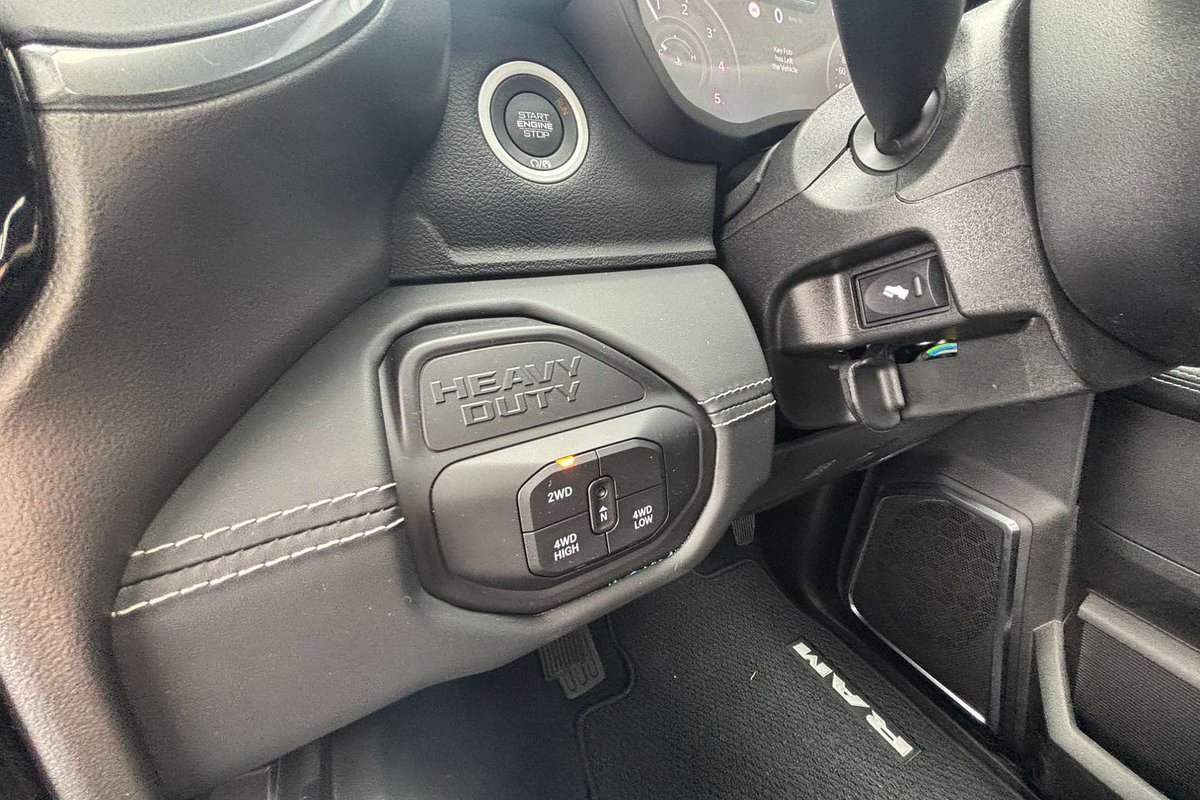 2025 RAM 2500 Laramie DJ MY25 4X4 Dual Range image 19
