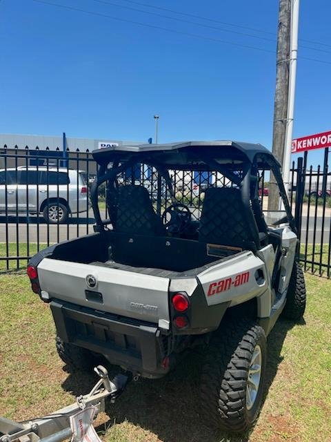 2020 Can-Am Commander image 2