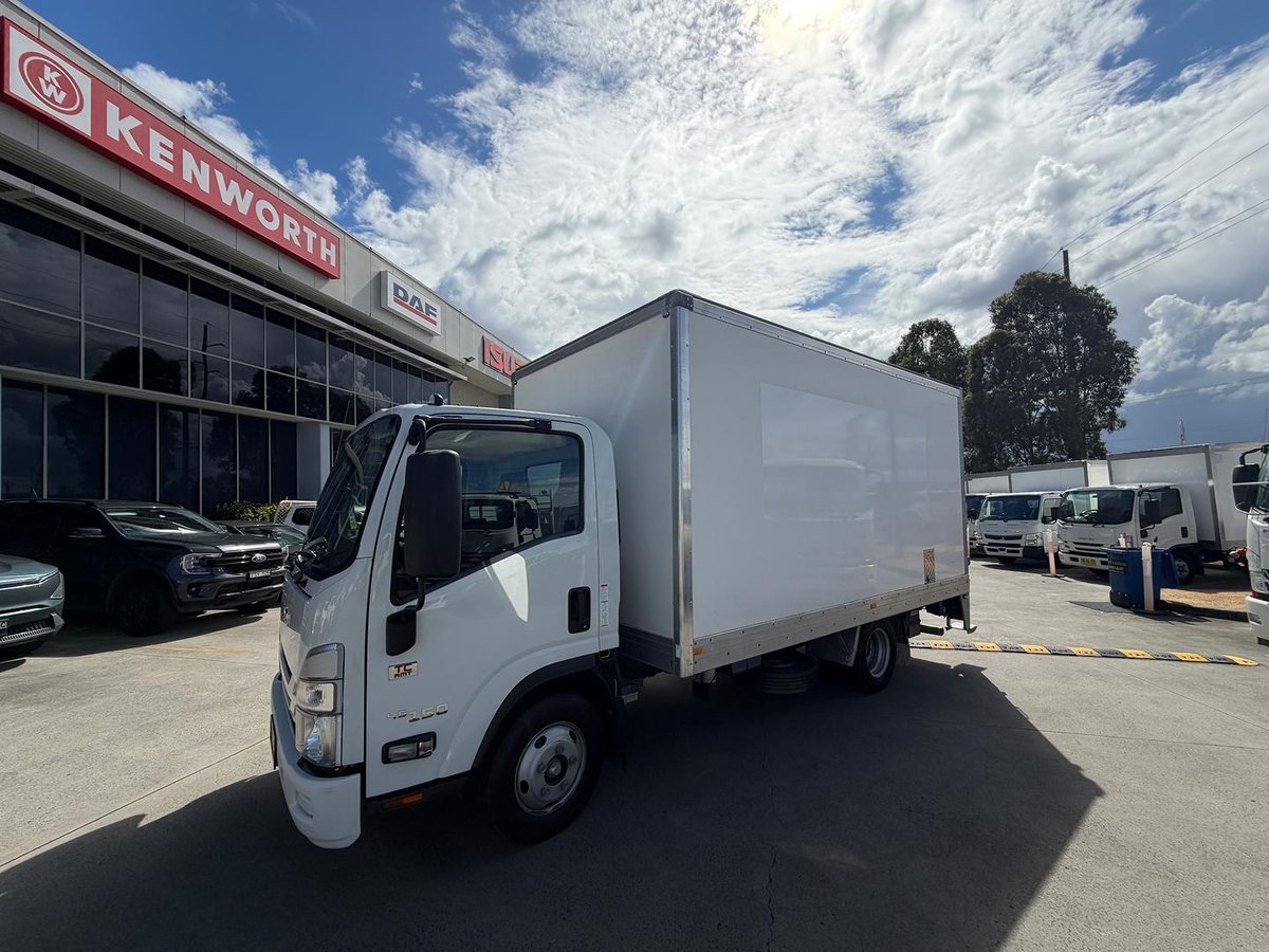 2022 Isuzu N Series NNR 45-150 image 10
