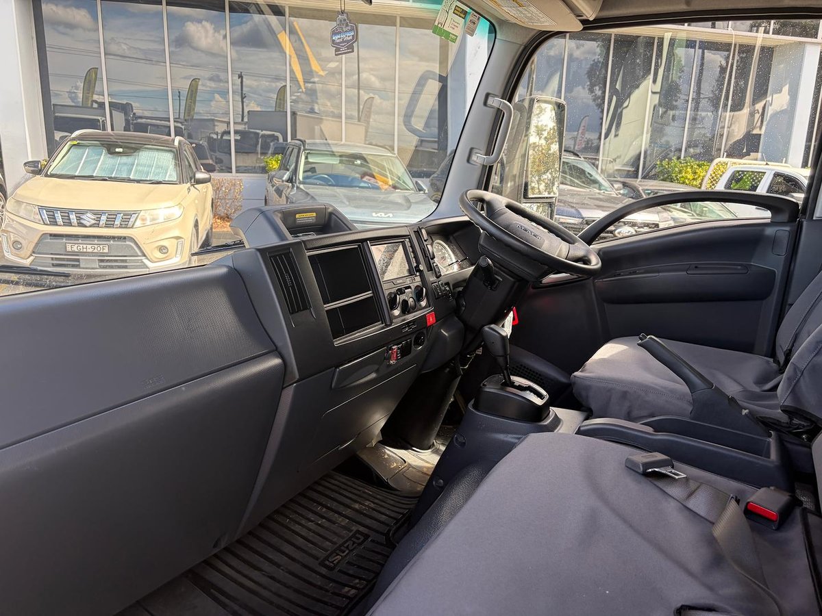 2022 Isuzu N Series NNR 45-150 image 15