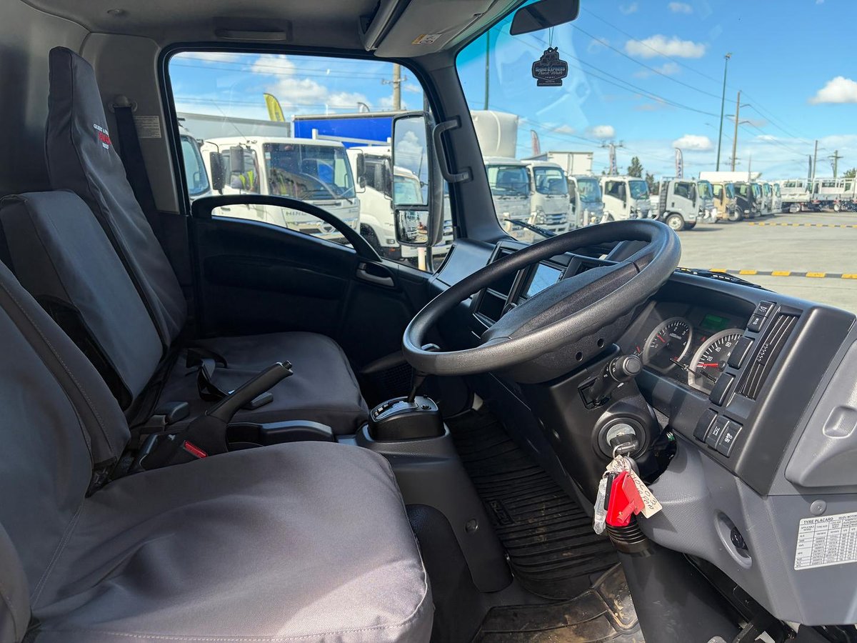 2022 Isuzu N Series NNR 45-150 image 17