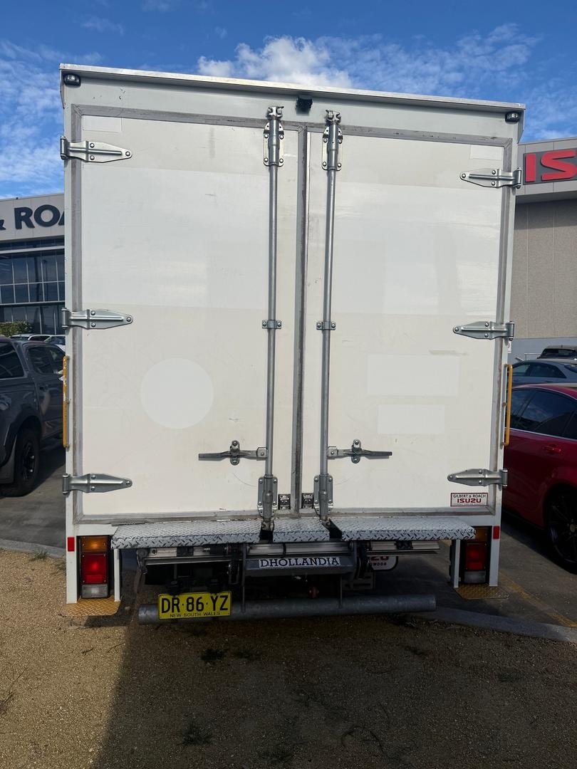 2023 Isuzu N Series NNR 45-150 Vanpack image 8