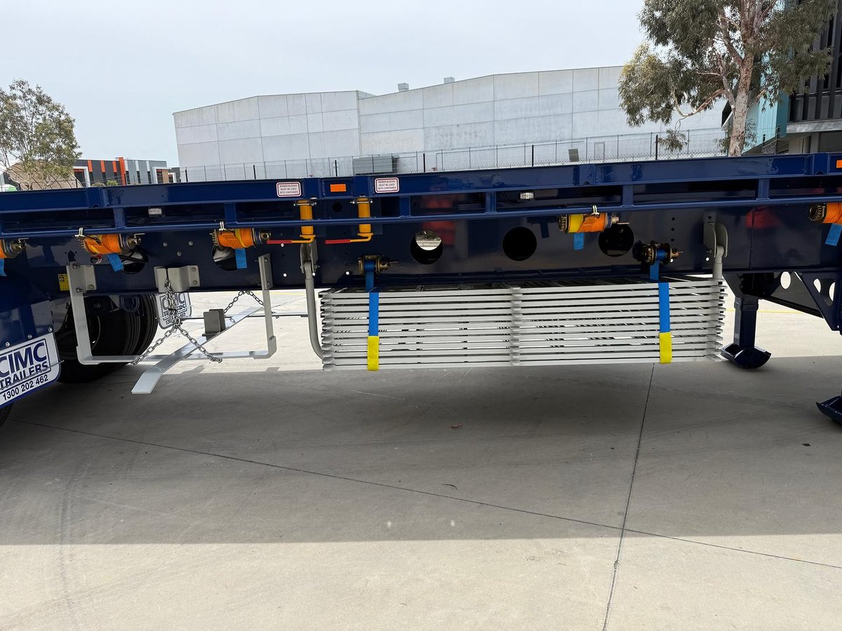 2026 CIMC 45' Flat Top With Twist Locks image 5
