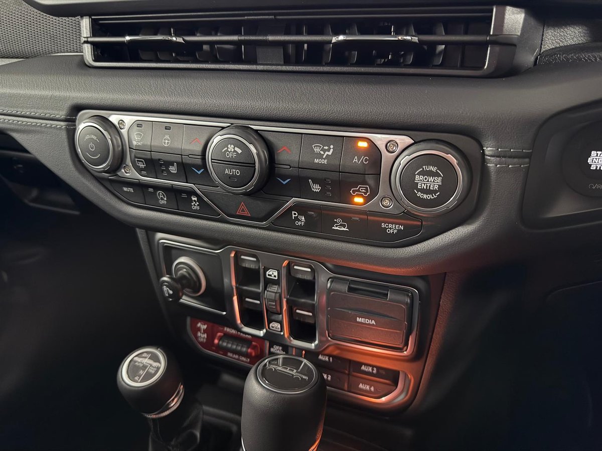 2025 Jeep Gladiator Rubicon JT MY25 4X4 Dual Range image 23