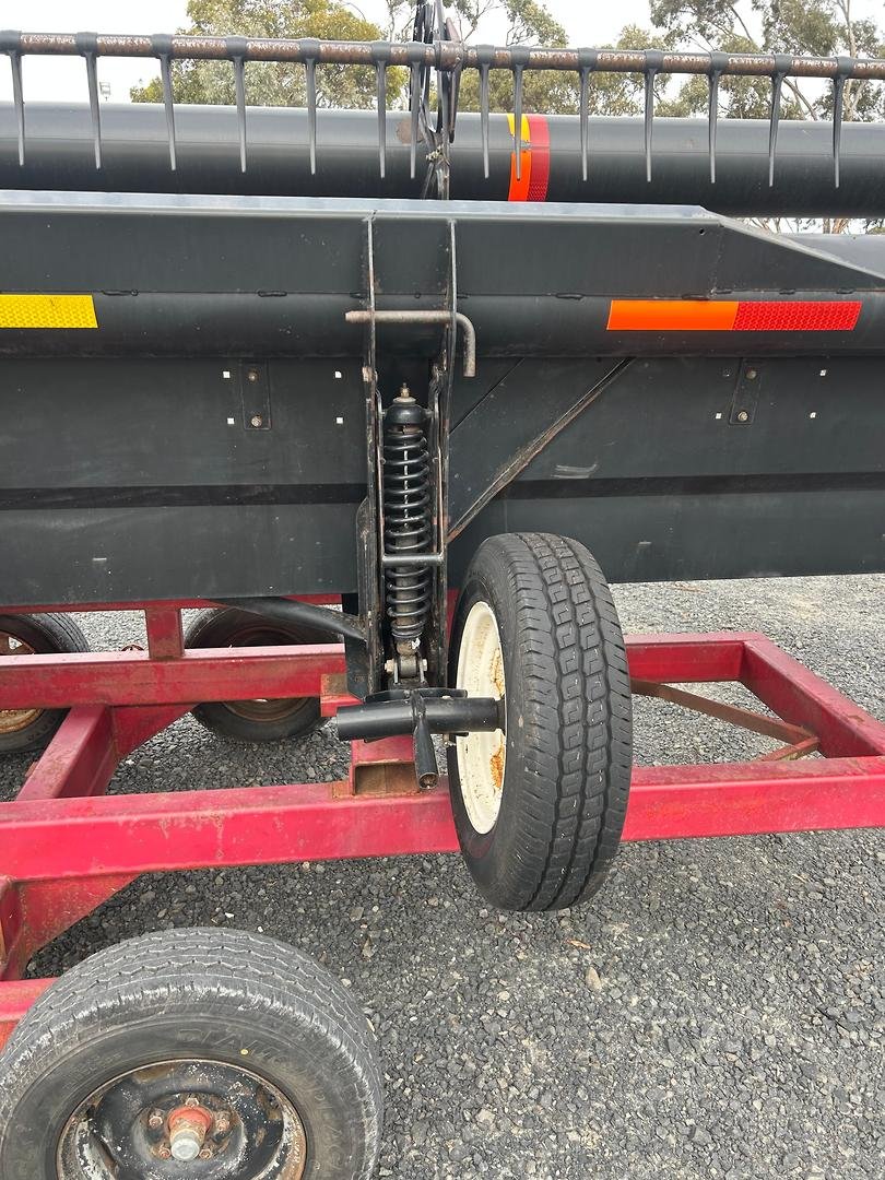 2009 CASE IH 2142 Rigid Draper image 7