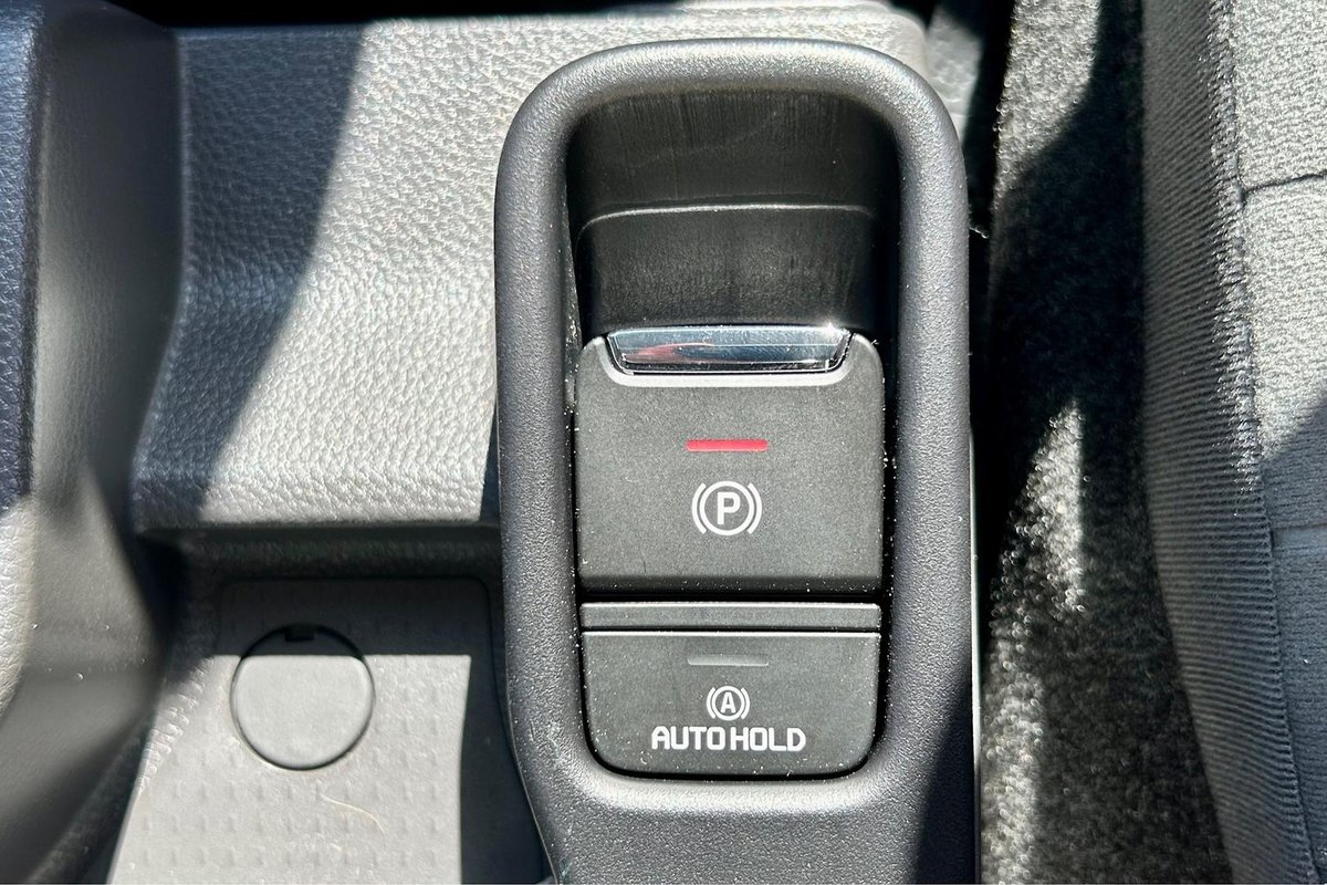 2026 Isuzu N Series NPR 45/65-175 MT D28 Tradepack image 24