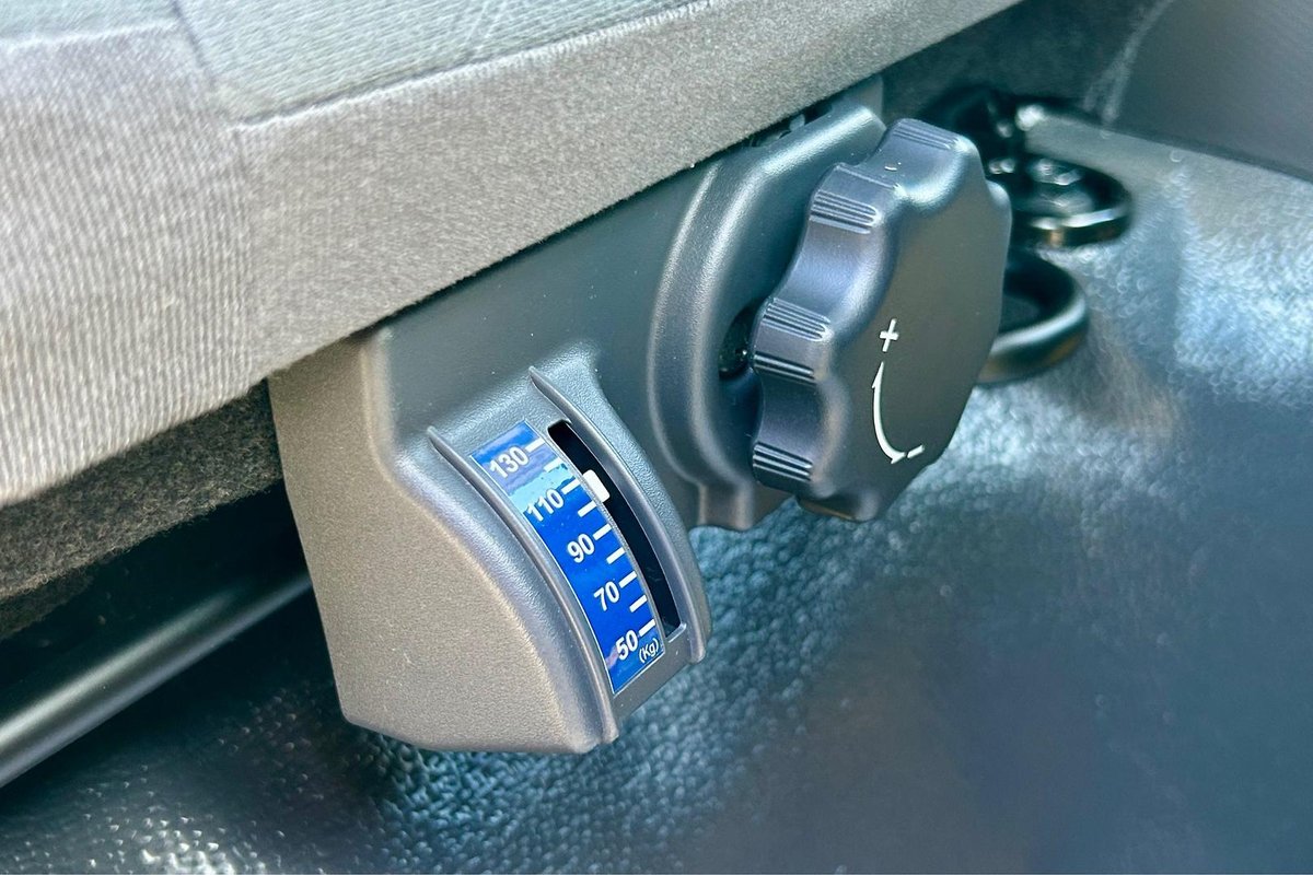 2026 Isuzu N Series NPR 45/65-175 MT D28 Tradepack image 25