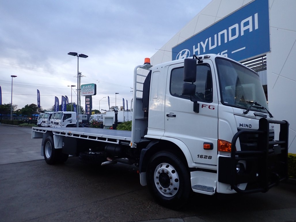 2017 Hino Fg 1628 image 5