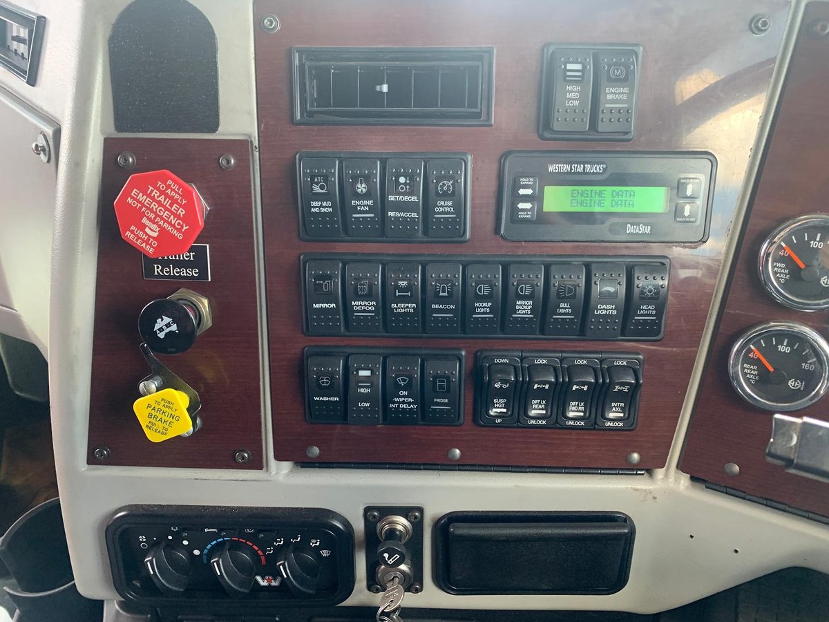 2018 Western Star 4900 Series 4900FXC image 11