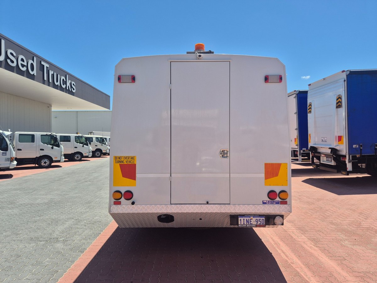 2012 Isuzu Trucks Frr500 30 Seat Bus image 28