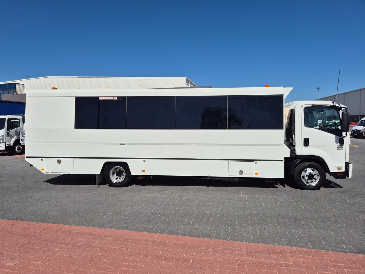 2012 Isuzu Trucks Frr500 30 Seat Bus image 32