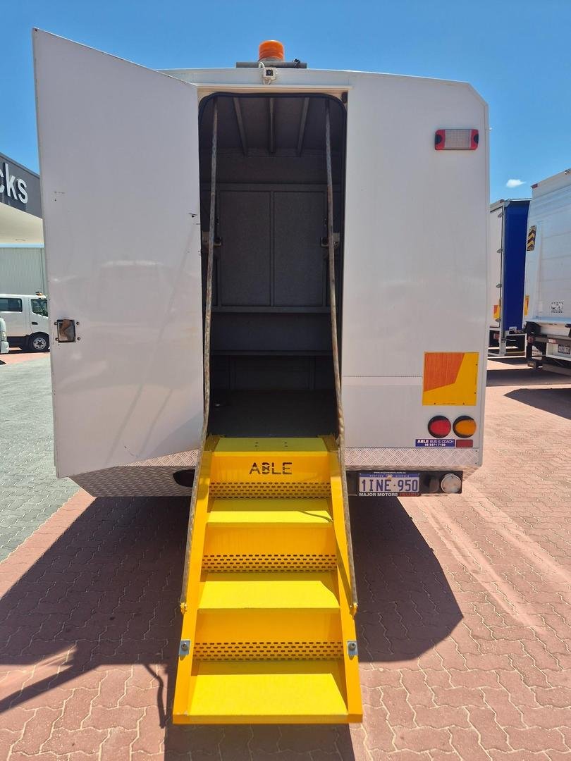 2012 Isuzu Frr500 30 Seat Bus image 24
