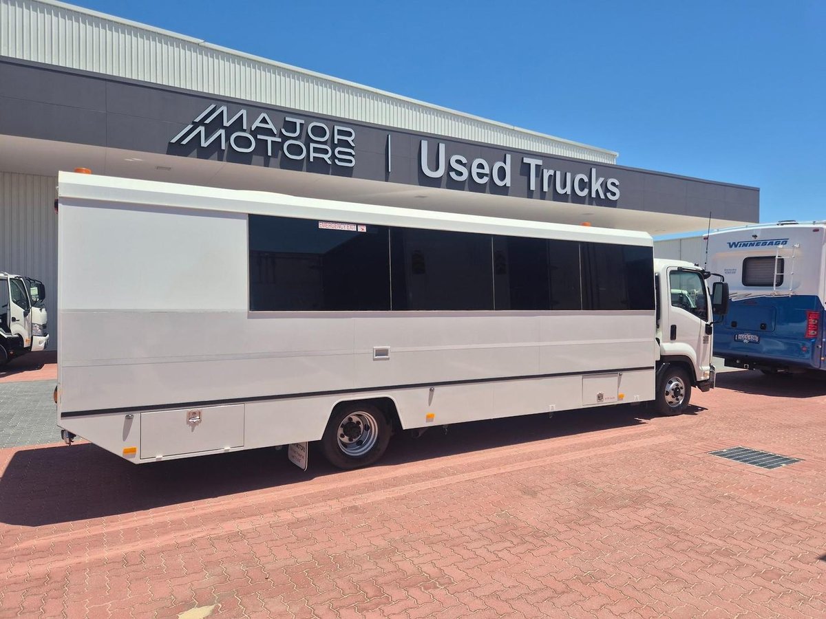 2012 Isuzu Frr500 30 Seat Bus image 27