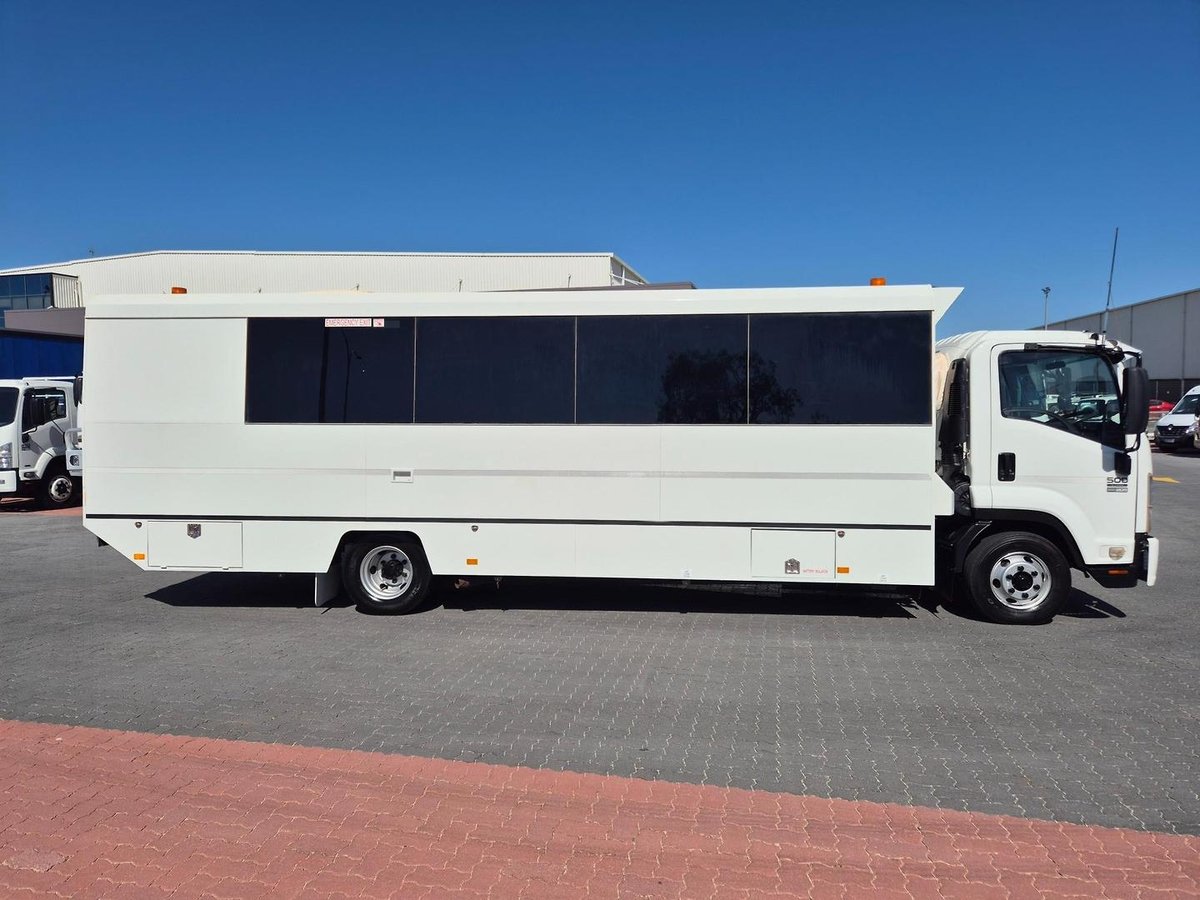2012 Isuzu Frr500 30 Seat Bus image 20