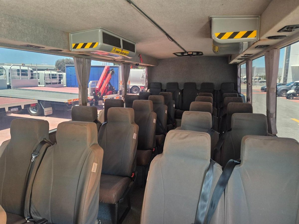 2012 Isuzu Frr500 30 Seat Bus image 10
