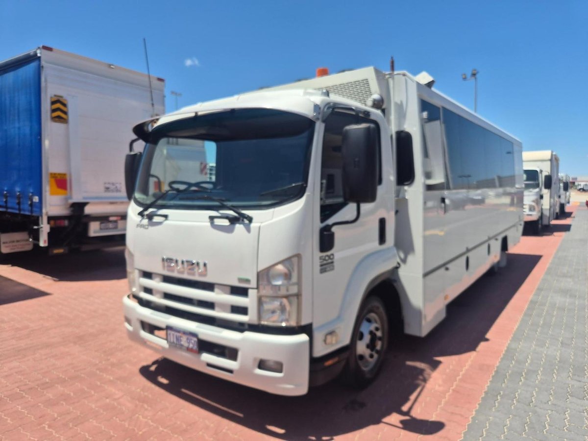 2012 Isuzu Frr500 30 Seat Bus image 14