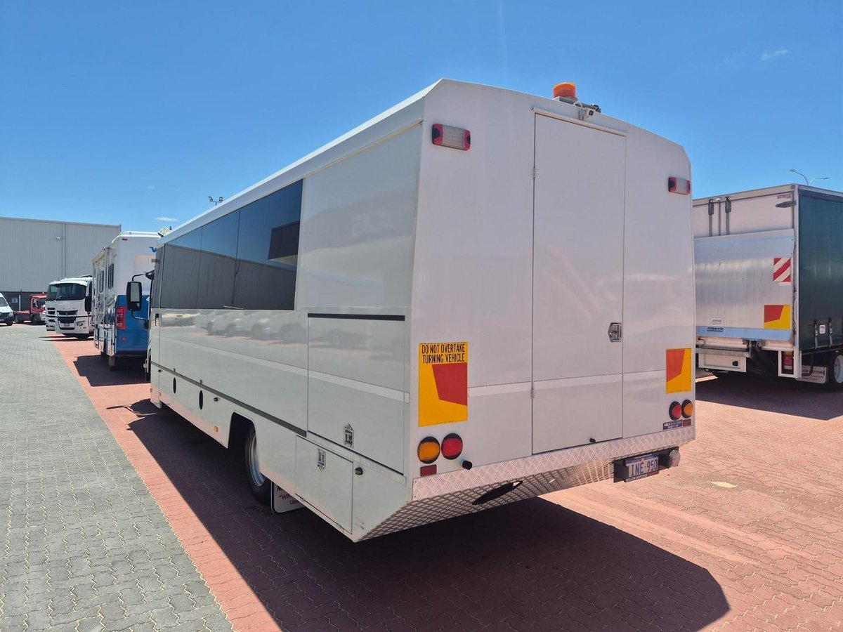 2012 Isuzu Frr500 30 Seat Bus image 23