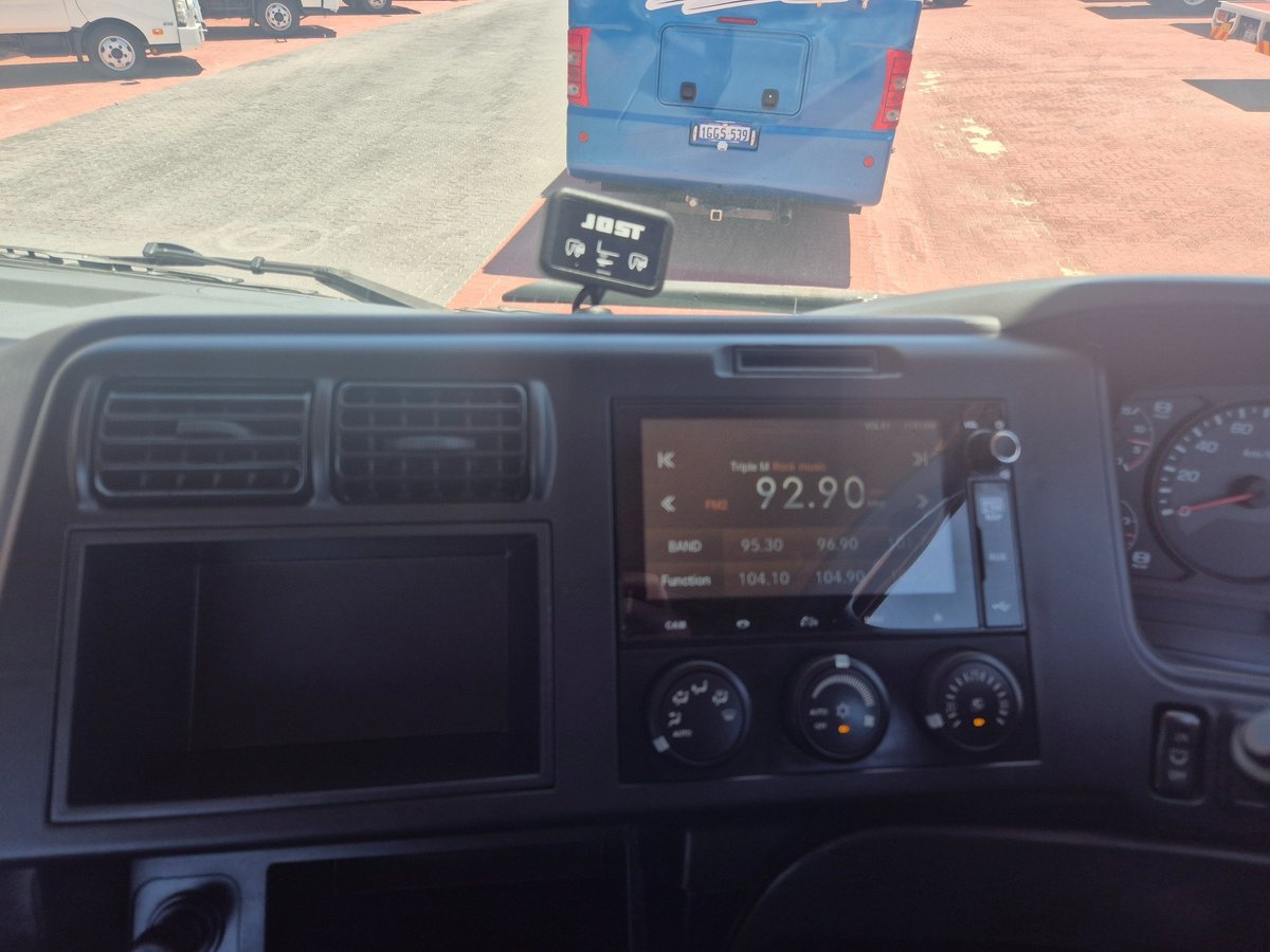 2021 Fuso Shogun 455 Hp A.m.t Prime Mover image 17