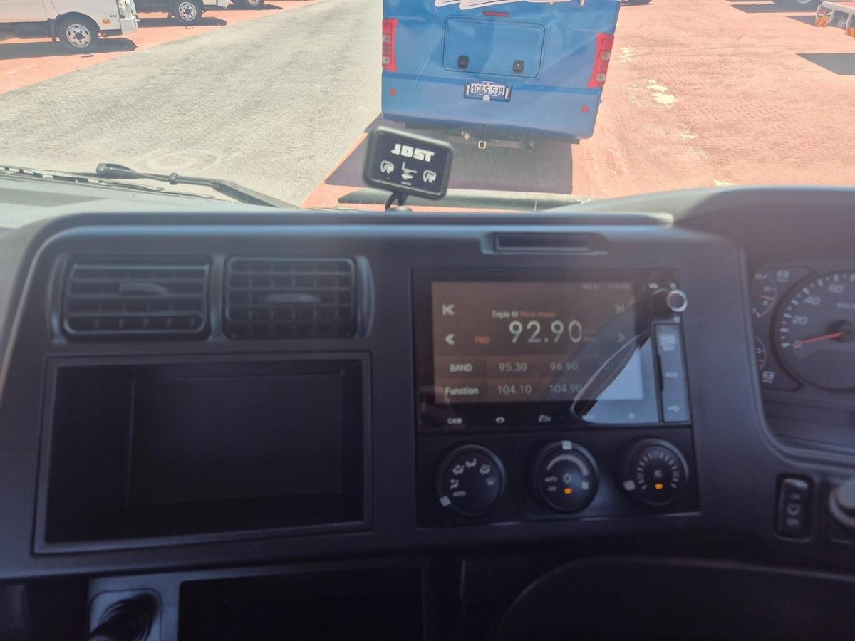 2021 Fuso Shogun 455 Hp A.M.T Prime Mover image 17