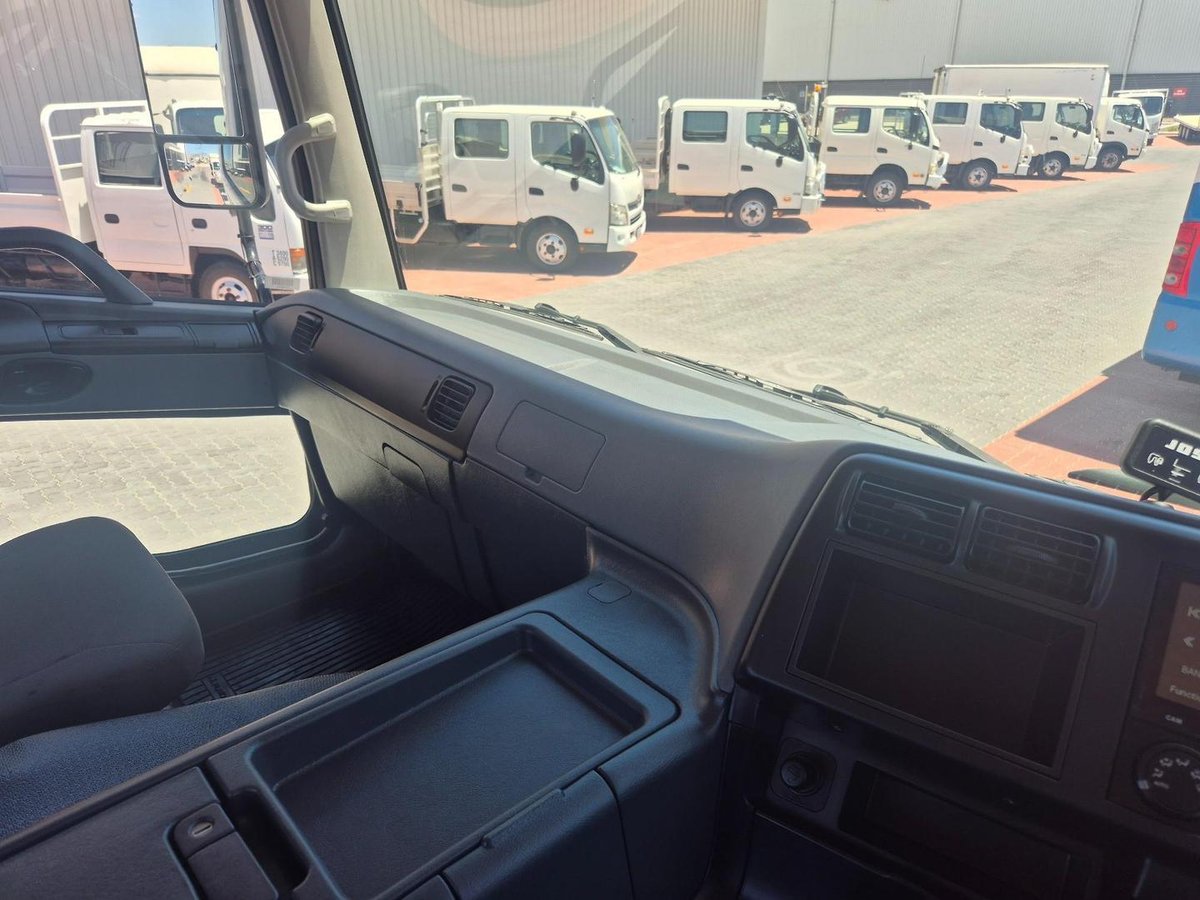 2021 Fuso Shogun 455 Hp A.M.T Prime Mover image 3