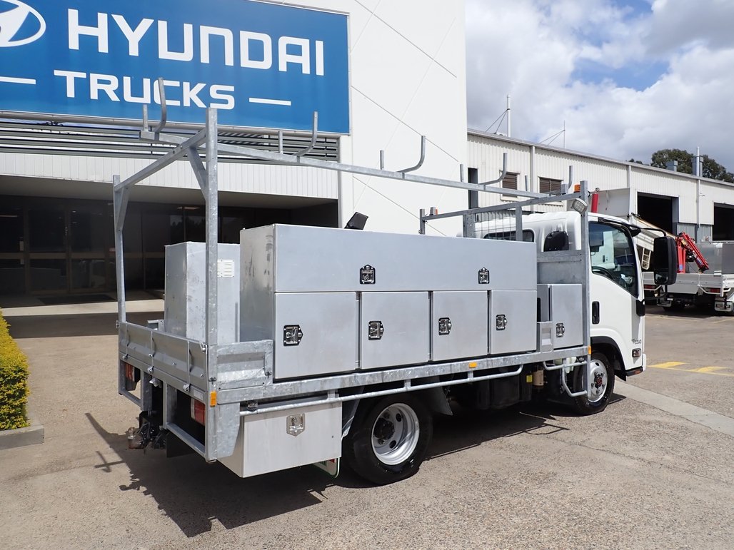 2018 Isuzu Nls 45-150 image 8